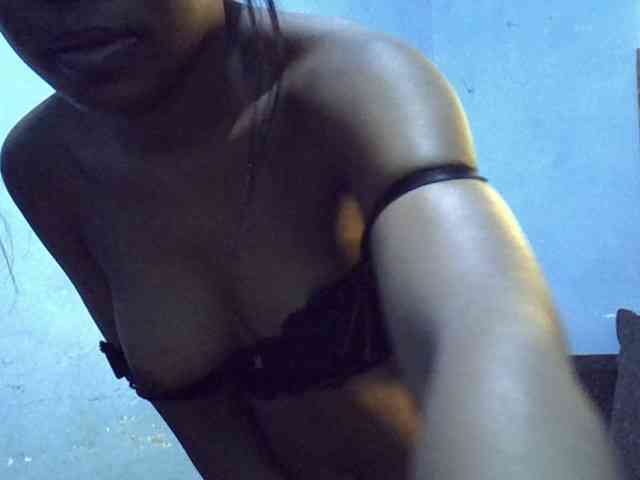 GoldenGoddess1 webcam