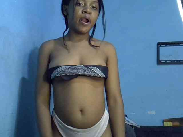 GoldenGoddess1 webcam