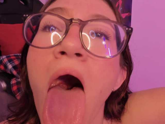 haannathompsoon live cam on BongaCams