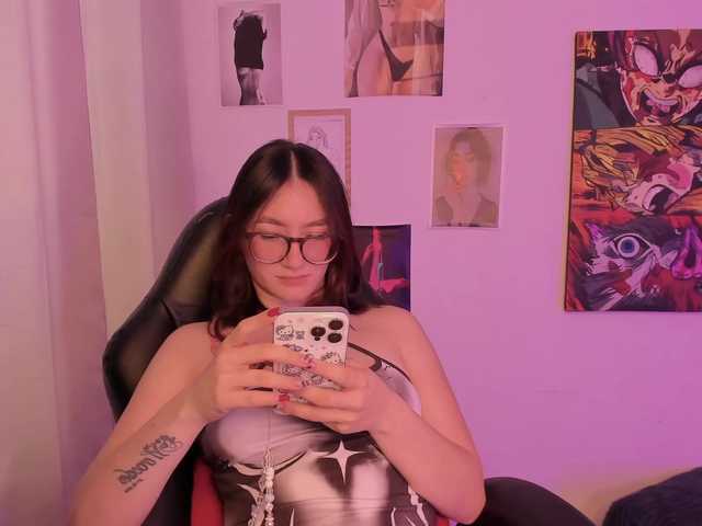 haannathompsoon live cam on BongaCams