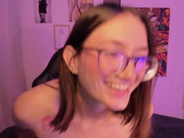 haannathompsoon webcam