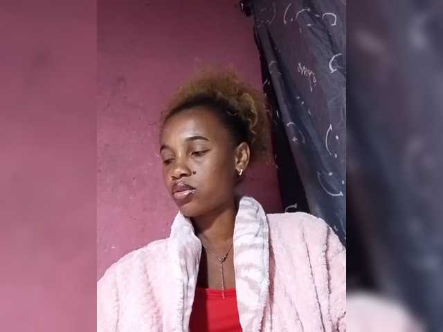 lindablonde live cam preview