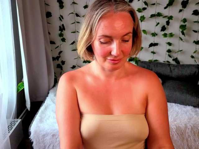 MonikaFoxys live cam on BongaCams