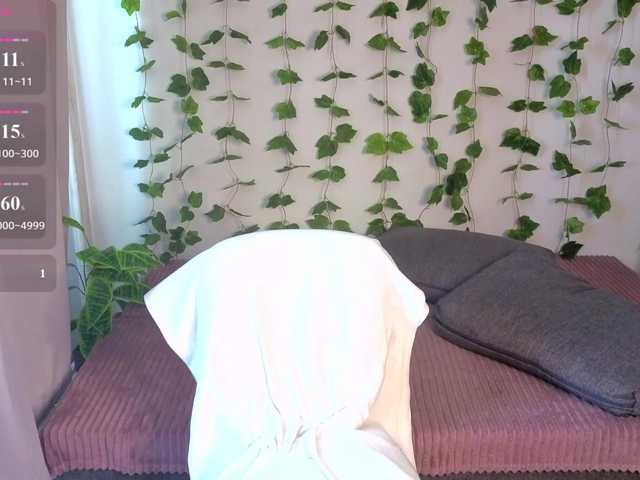  MonikaFoxys chat room