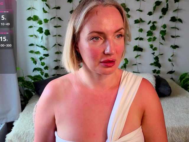 MonikaFoxys live cam on BongaCams