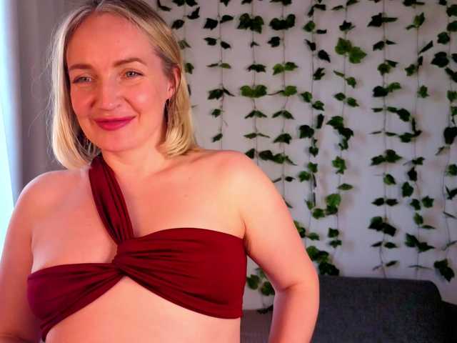 MonikaFoxys on uz-parno