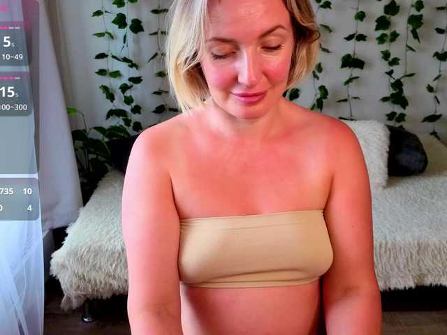 MonikaFoxys live cam on BongaCams