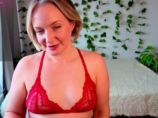 MonikaFoxys live cam on BongaCams