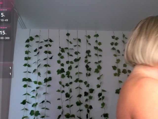 MonikaFoxys, en directo ahora en BongaCams