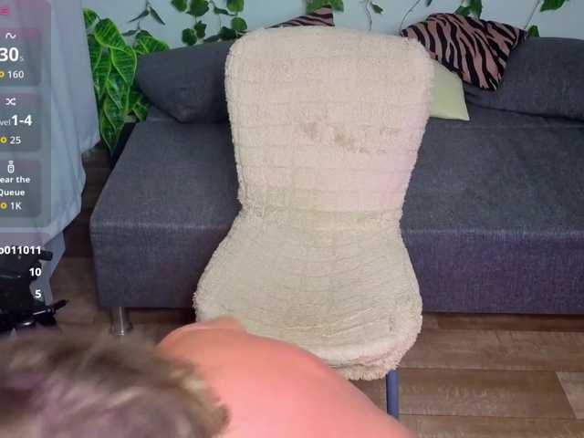 MonikaFoxys live cam preview