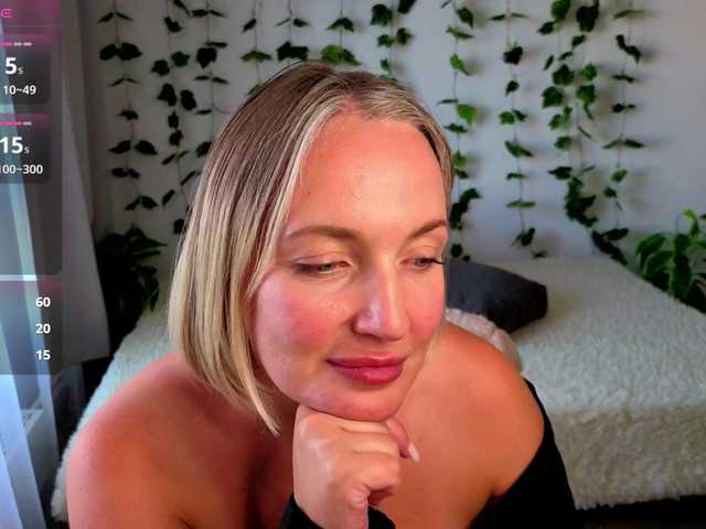 MonikaFoxys live cam on BongaCams