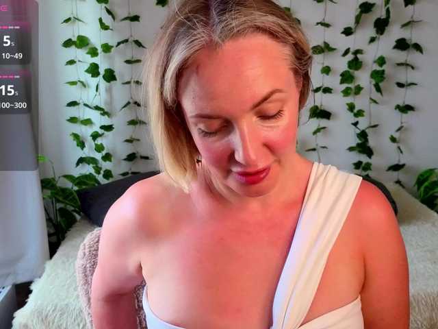 MonikaFoxys live cam on BongaCams