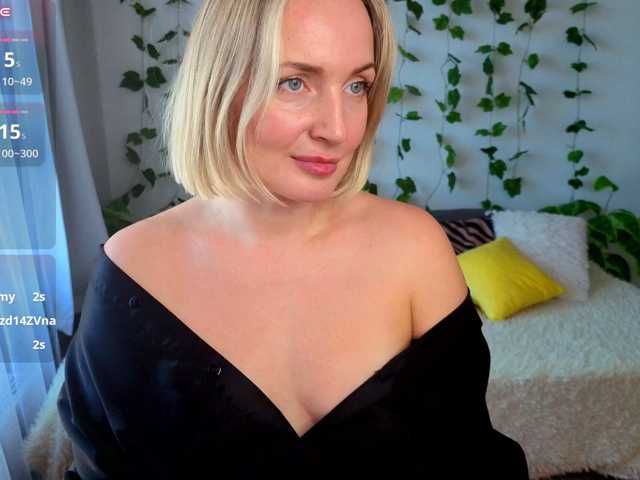 MonikaFoxys live cam on BongaCams