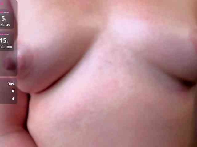MonikaFoxys webcam