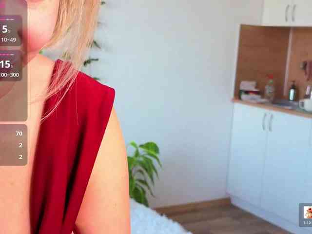 MonikaFoxys webcam