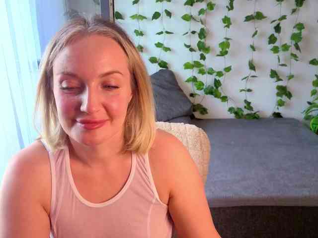 MonikaFoxys Live Webcam on BongaCams