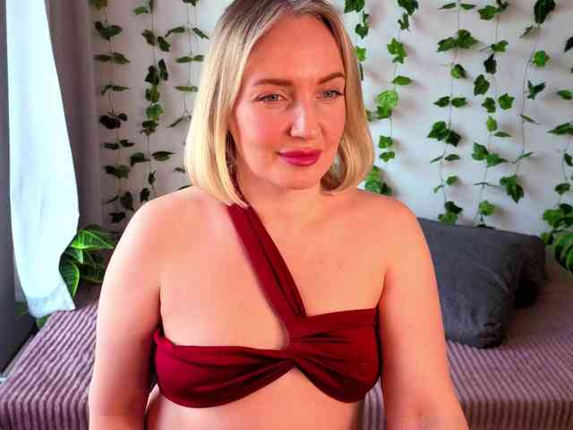 Модель: MonikaFoxys