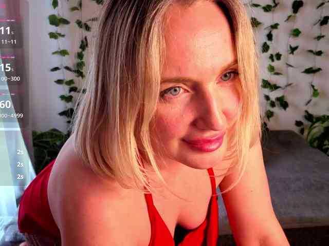 MonikaFoxys webcam