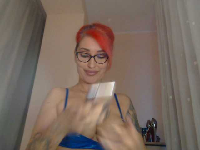 JADAPink, en directo ahora en BongaCams