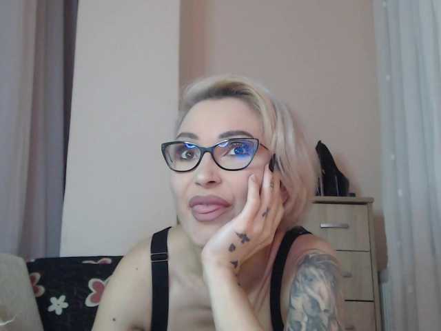 JADAPink live webcam show