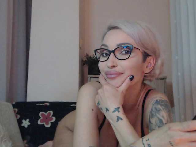 JADAPink live webcam show