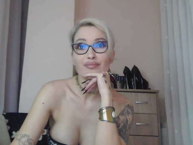 JADAPink live webcam show