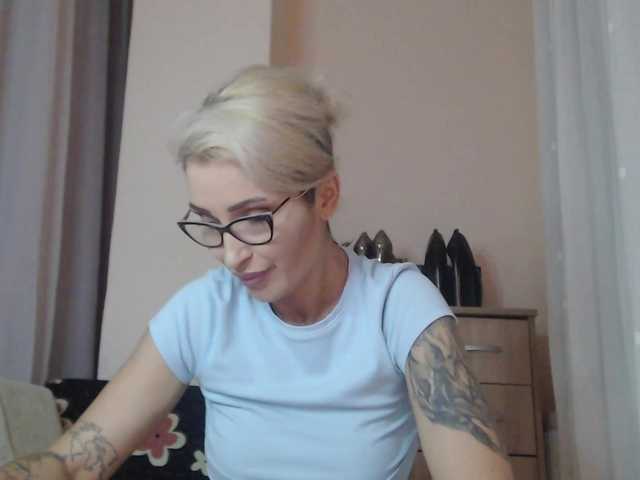 JADAPink live webcam show