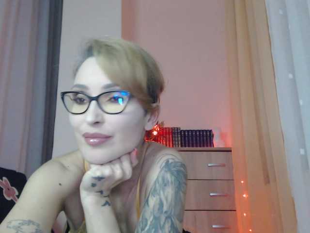 JADAPink's BongaCams show and profile