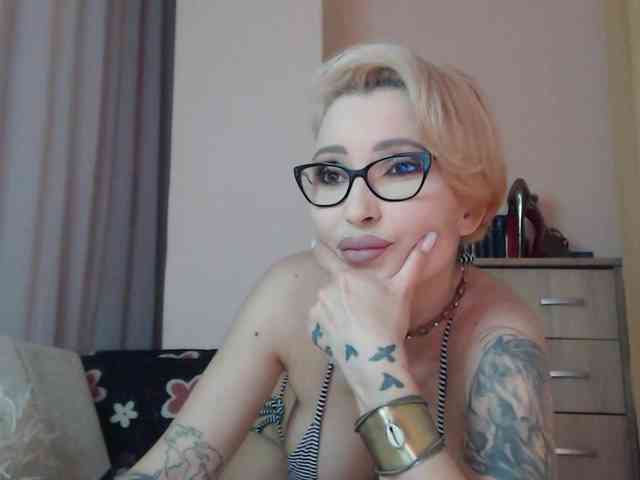 JADAPink webcam