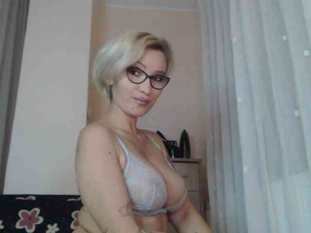 JADAPink webcam