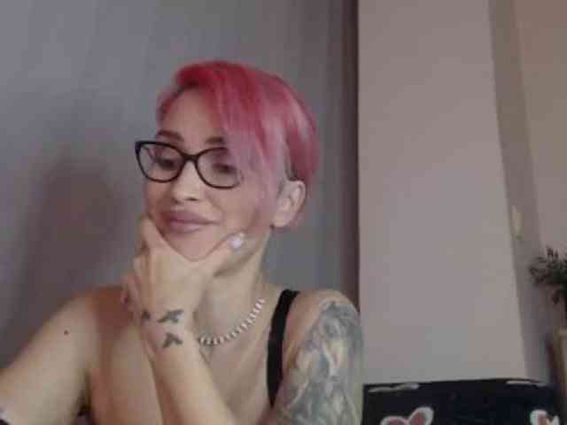 JADAPink webcam