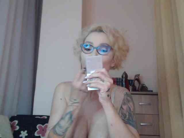 JADAPink webcam