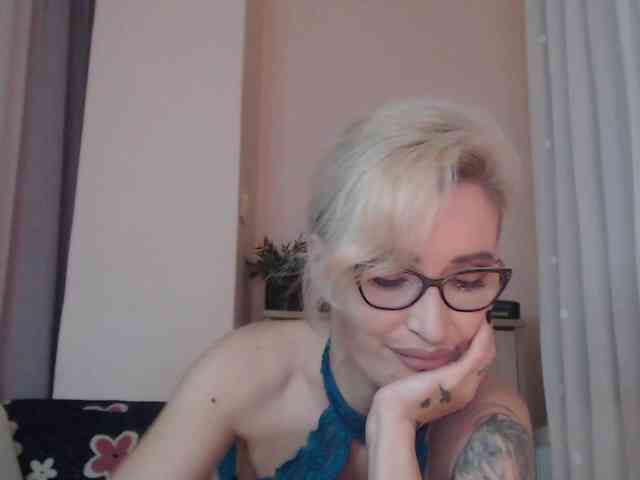 JADAPink webcam