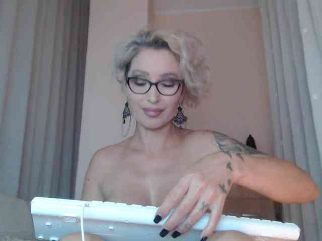 JADAPink webcam