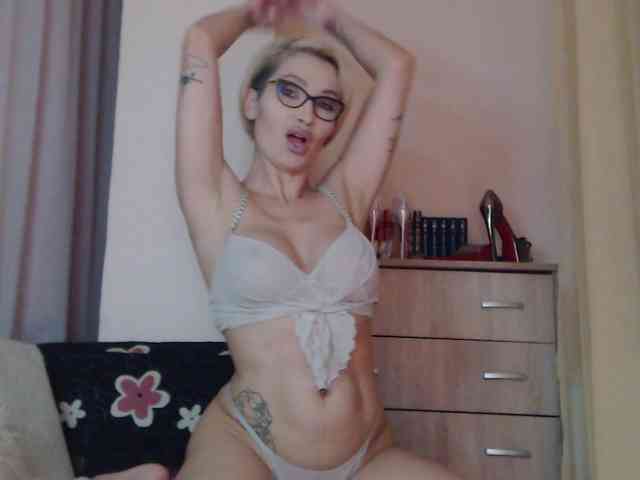 JADAPink webcam