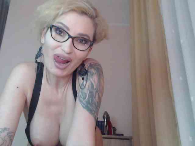 JADAPink webcam