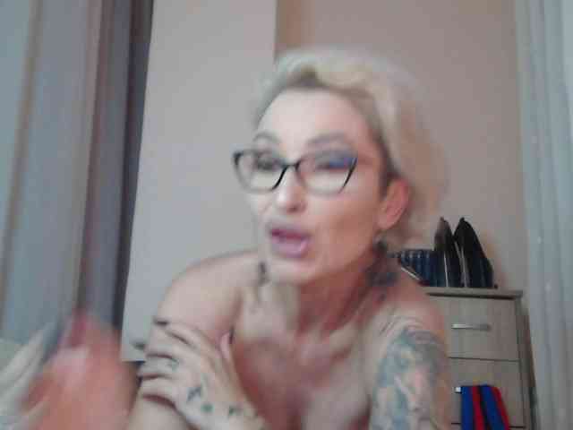 JADAPink webcam