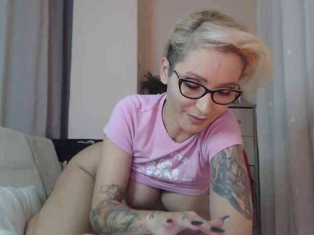 JADAPink webcam