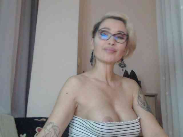 JADAPink webcam