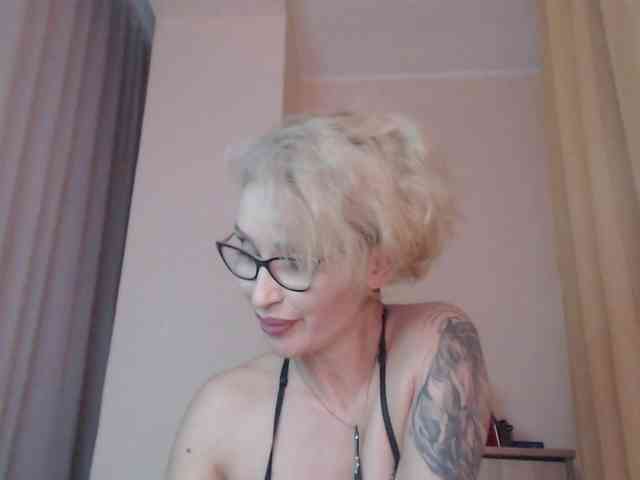 JADAPink Live Webcam on BongaCams