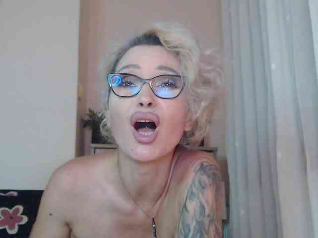 JADAPink webcam