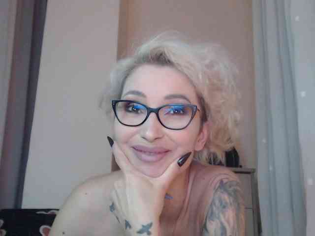 JADAPink Live Webcam on BongaCams