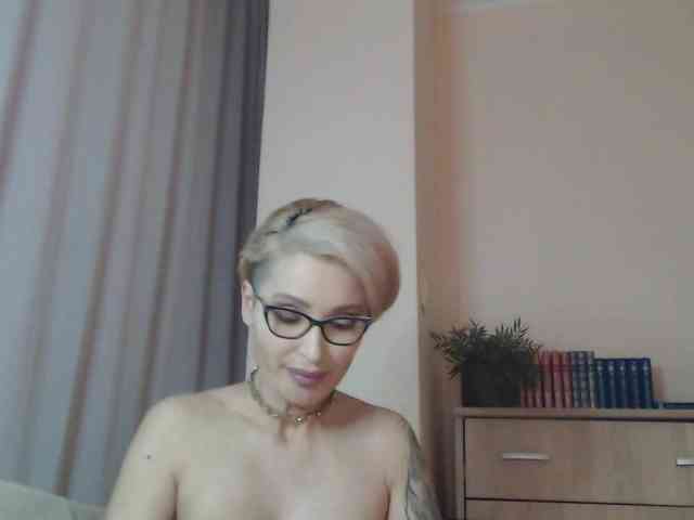 JADAPink webcam