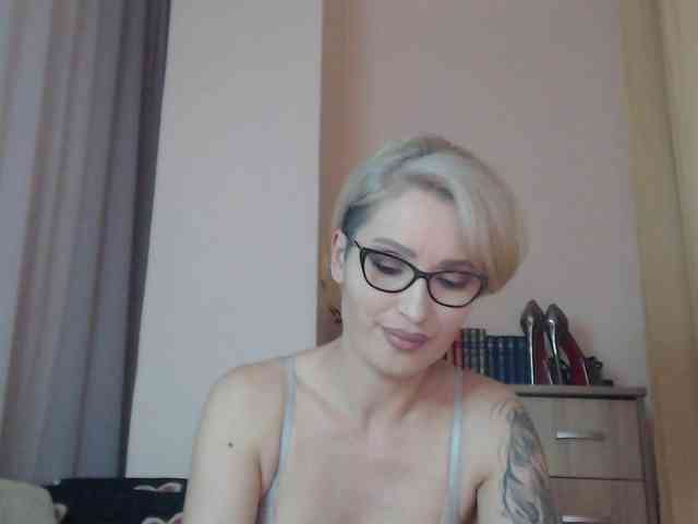 JADAPink Live Webcam on BongaCams