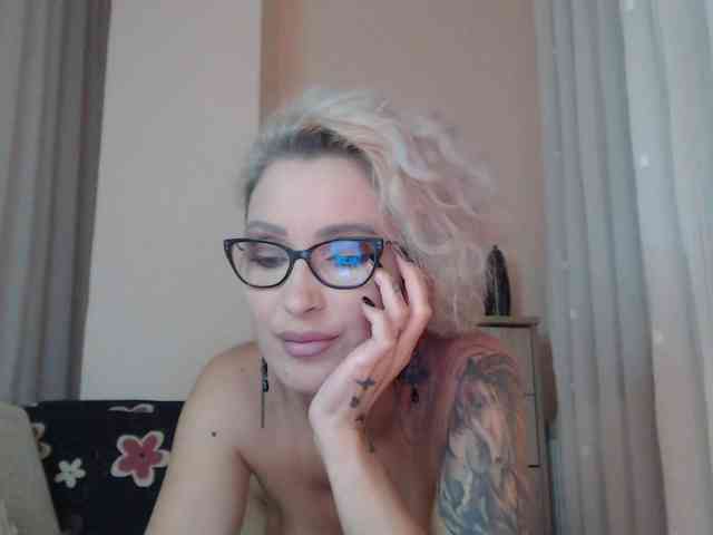 JADAPink webcam