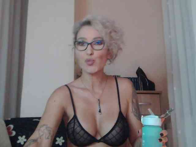 JADAPink webcam
