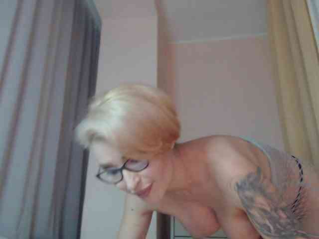 JADAPink webcam