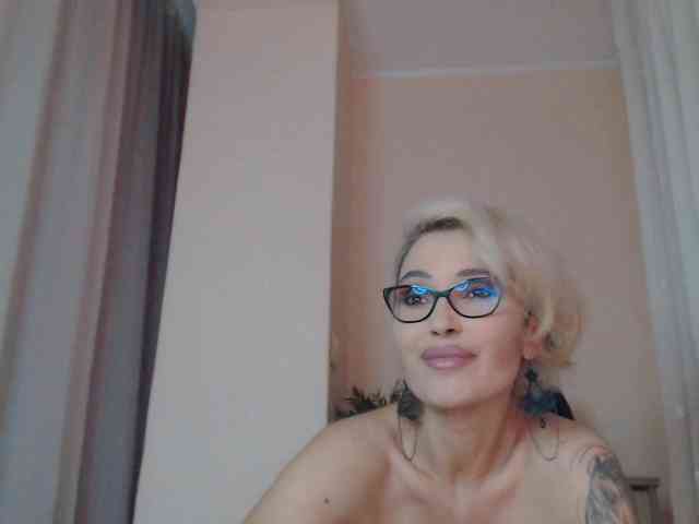 JADAPink webcam