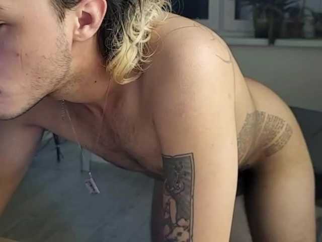 shyboy-17 live cam on BongaCams