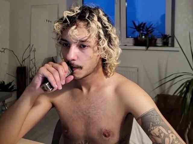 shyboy-17 Sex Cam Show